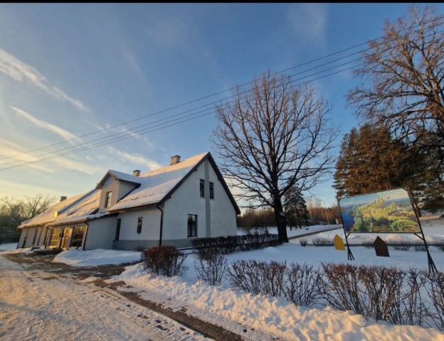 Sērenes pagasta bibliotēka ziemā